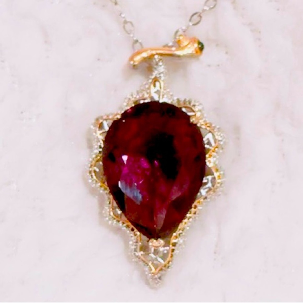 Elegant Purple and Gold Pendant Necklace